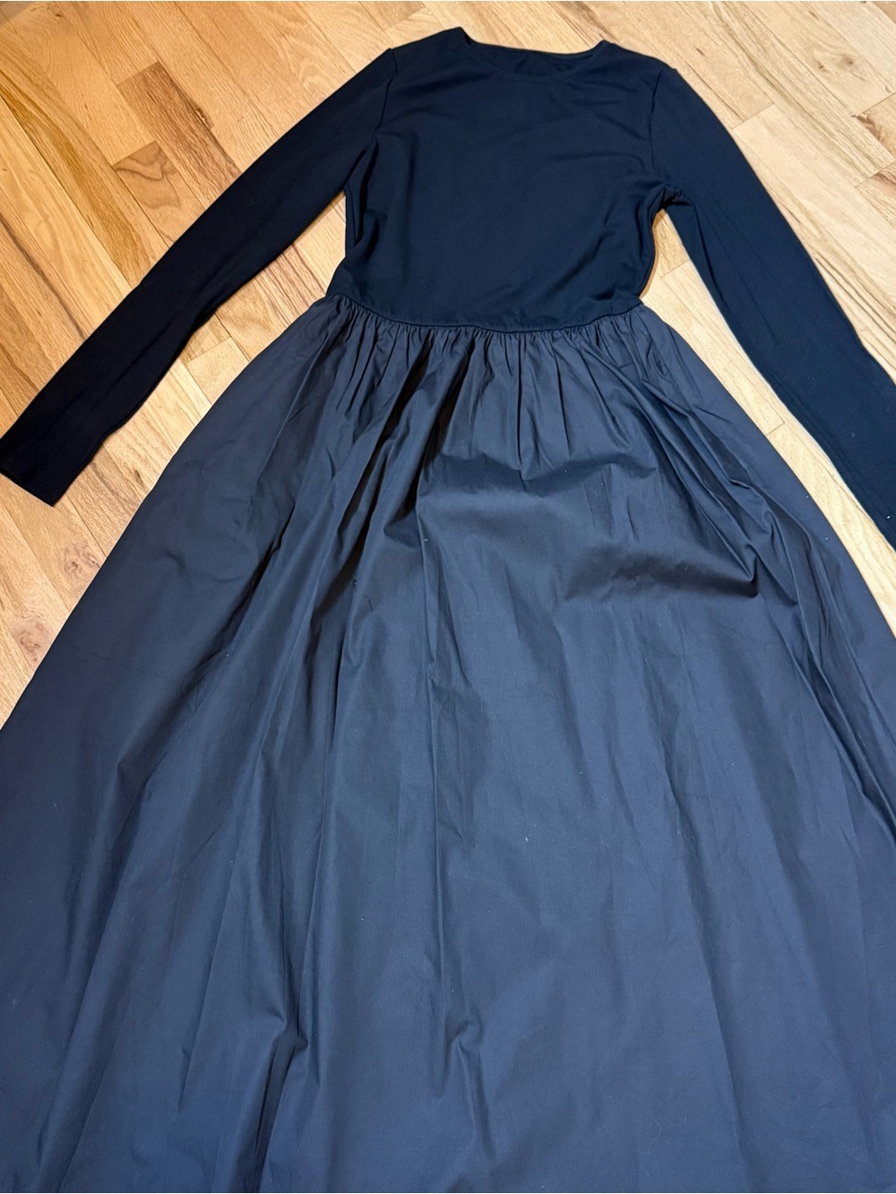 Commense Black Long-Sleeve Midi Dress